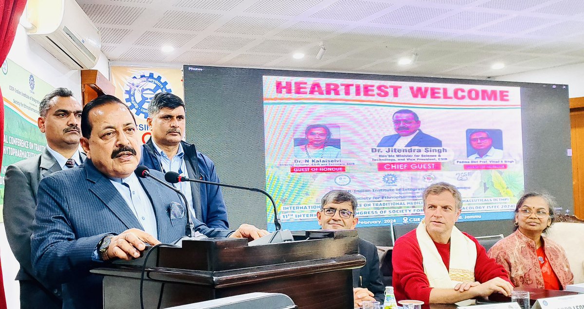 DrJitendraSingh's tweet photo. In last 10 years under the leadership of PM Sh @NarendraModi, #JammuAndKashmir's unexplored resources like Aroma and lithium are being tapped for the first time which add   value to India’s economy and
1/2 https://t.co/V9L6My43Gy