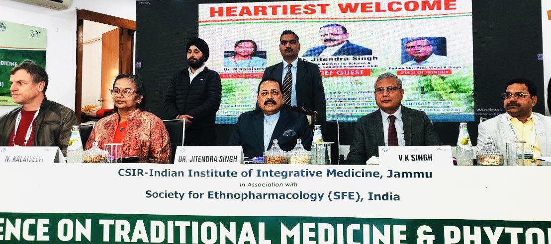 DrJitendraSingh's tweet photo. In last 10 years under the leadership of PM Sh @NarendraModi, #JammuAndKashmir's unexplored resources like Aroma and lithium are being tapped for the first time which add   value to India’s economy and
1/2 https://t.co/V9L6My43Gy