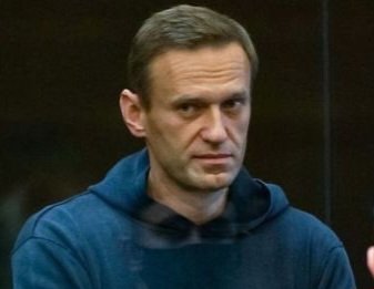 Mort d'Alexeï Navalny assassiné à petit feu dans les prisons de Poutine. Et dire qu'en France quelques dangereux populistes de droite comme de gauche, sont fascinés par le dictateur du Kremlin. Ça fait peur ! @BCazeneuve.@SLeFoll.@fhollande.@christinetaffo1.@pierrepribetich.