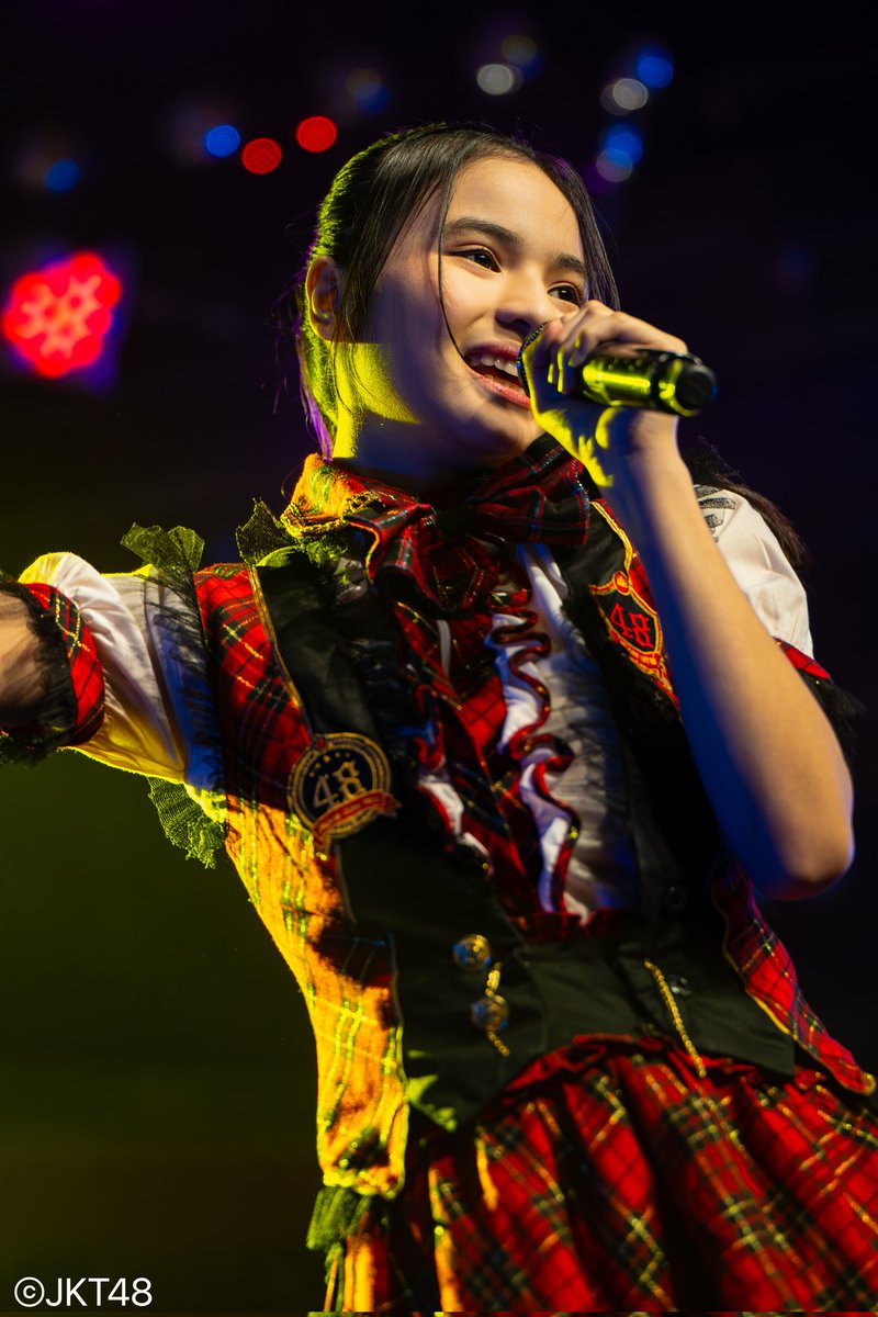 officialJKT48's tweet photo. Happy Birthday @JTrisha_JKT48, whose dreams paint the canvas of life with vibrant colors. May this year bring you closer to achieving every brushstroke of your aspirations! Keep painting the world with your unique hues! One, Two, Threesha! 🎂🖌️
#MalarzaWithTrisha 
#TrishaGrows13 https://t.co/GScJgSs3yK