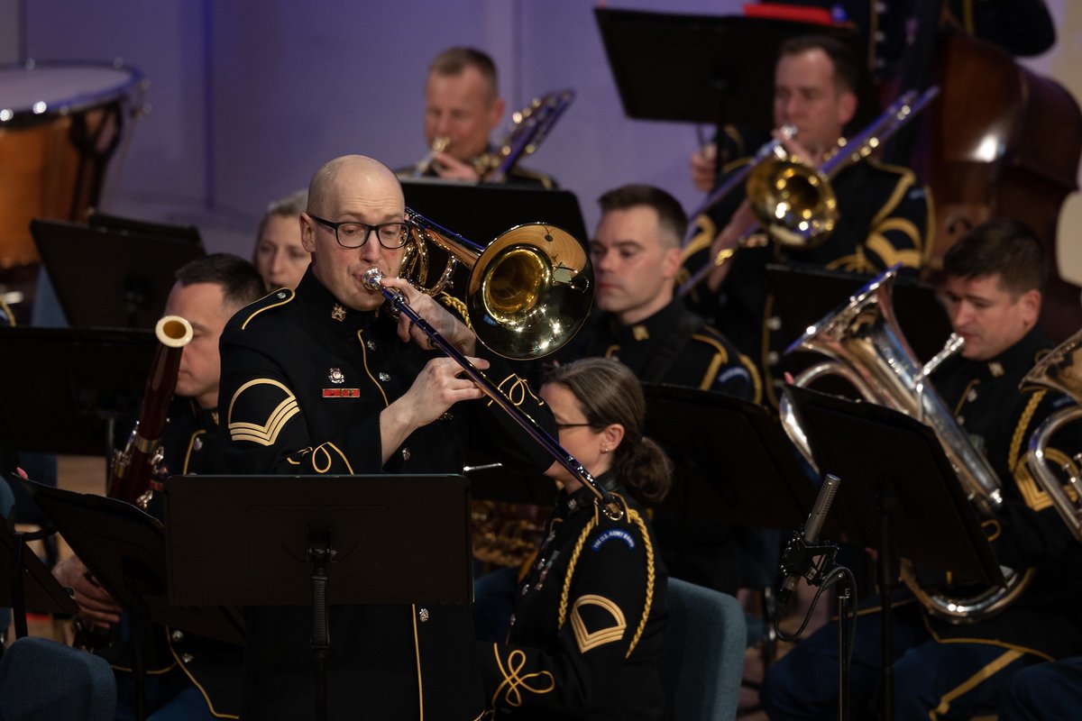 theusarmyband tweet picture