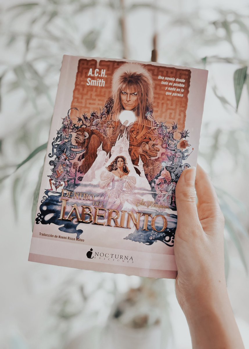 NocturnaEd's tweet photo. «Una aventura imprescindible para los amantes de la fantasía y un clásico que a muchos les encantará revivir a través de las páginas de esta nueva edición», @20m sobre #DentroDelLaberinto (#ACHSmith, #JimHenson). ✨
➡️ https://t.co/4XaIXBmxim https://t.co/busApoNtgs