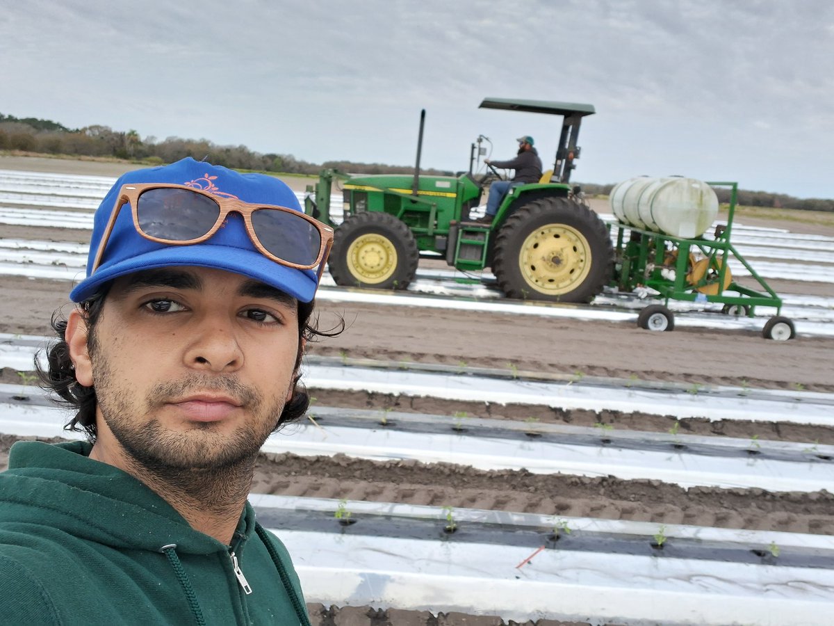 SHUBHAM34041887's tweet photo. #Plantingday https://t.co/V2j8P6jNZS