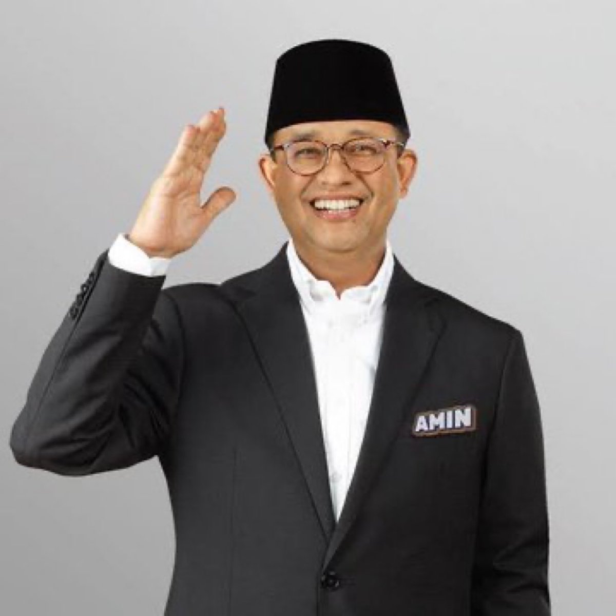 Baru dia yg bisa bikin pejabat dr Kades sampai Presiden kringetan 😂