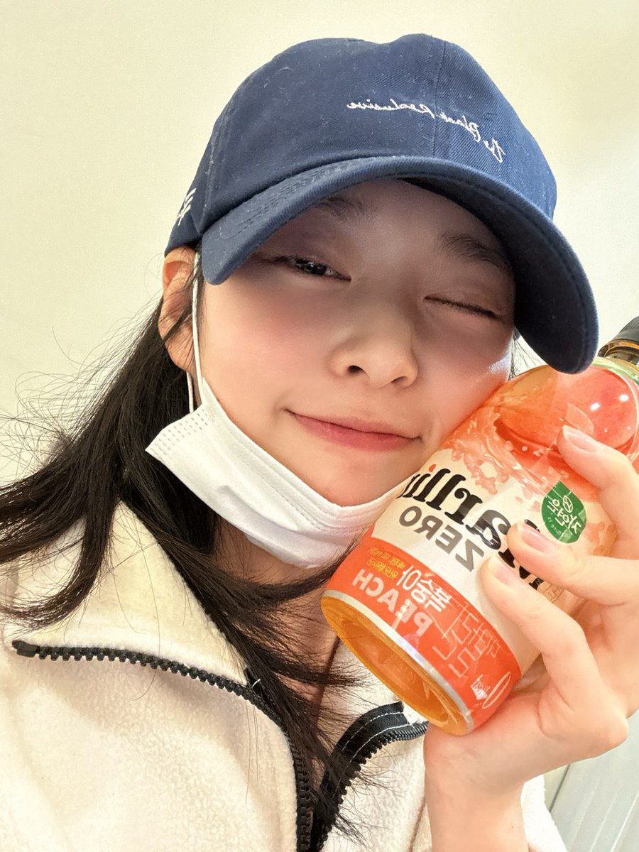 mingtext's tweet photo. [240216] 🦊🫧 8:55 PM

[📸]
: y/n~ what're you doing https://t.co/2WBZwYCr9g