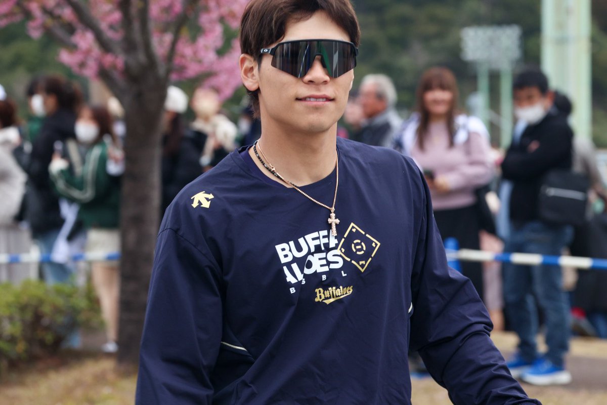 I3672n_'s tweet photo. なんかルンルンしてるっぽく撮れた🎶
#Bs2024 #中川圭太 https://t.co/cw5ZcBXC4w