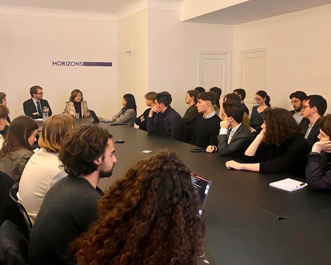 Nouvelle #Masterclass 🇪🇺 avec <a href="/NathalieLoiseau/">Nathalie Loiseau</a>, ancienne ministre et députée européenne <a href="/RenewEurope/">Renew Europe</a>. 

Depuis 2019, son groupe a renforcé l’influence de la France au sein de l’union et agi concrètement pour une Europe plus forte 🌳🐮🚜🤖🏗 

Un bilan que nous défendons !