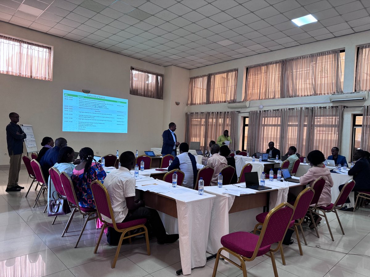 derbew_fikadu's tweet photo. Rwanda @Equi_Injury team conducted a multi-stakeholders’ workshop. HCWs, communities, NGOs &amp; policymakers refined their priority needs &amp; developed engagement strategies for injury care policy policy input @RwandaHealth, @RBCRwanda , @ughe_org @Uni_Rwanda @NIHRglobal @byiringirojc https://t.co/L0sAO8T1ay