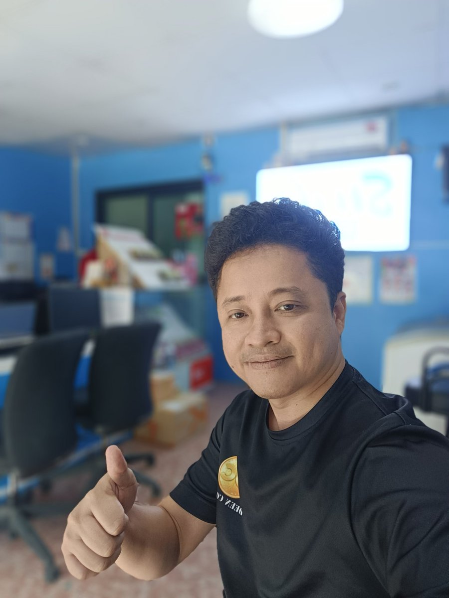 deenX2018's tweet photo. 🙏ขอขอบคุณลูกค้าทุกท่านที่มาใช้บริการที่ร้านSmileExpost ทั้งของพัสดุธรรมดาและสินค้าแช่เย็น✅
📱สนใจใช้บริการ 0623463555

#SmileExpost #Thaipost #DhlEcommerce #FlashExpress #BestExpress #ขนส่งทั่วไทย🇹🇭 https://t.co/dV40tVV6hU