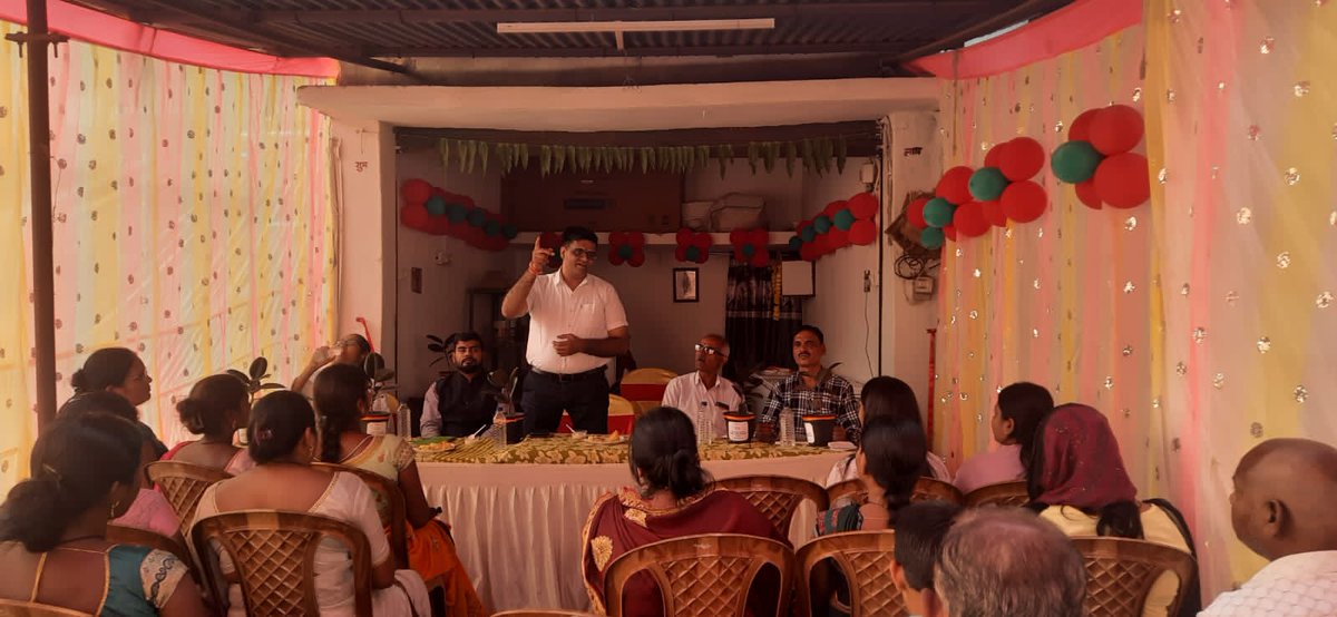 mdncdc's tweet photo. Nai Disha Mahila FPO inaugurated its Milk Dairy Shop on 14.02.2024 with RD NCDC Raipur as chief guest. The FPO sells milk products from its farmer members. Experts shared tips on livestock and diet. RD NCDC motivated the women entrepreneurs. #NCDC #FPO #Milk https://t.co/RoHFtZofHz