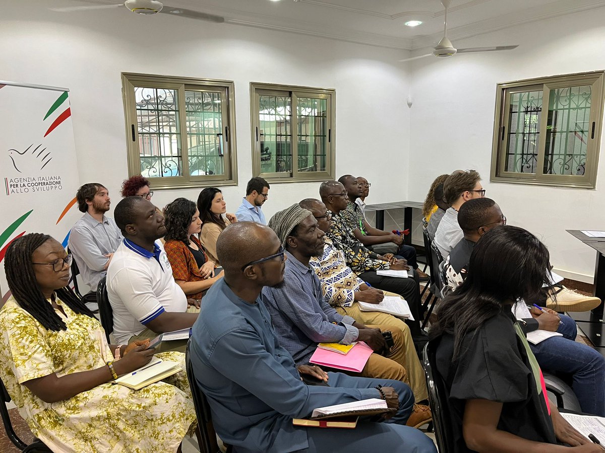 📢Si è tenuto ieri, presso la Sede di <a href="/AICSBURKINA/">AICS Ouagadougou</a>🇬🇭, l'infoday relativo al bando OSC "OKDB CRAVO", inscritto nel programma di resilienza alimentare della Delegazione dell'<a href="/UE_BURKINA/">UNION EUROPEENNE BURKINA FASO</a> 🇪🇺.
Grande partecipazione da parte di OSC burkinabé, italiane ed internazionali.

<a href="/aics_it/">AICS Cooperazione_it</a>