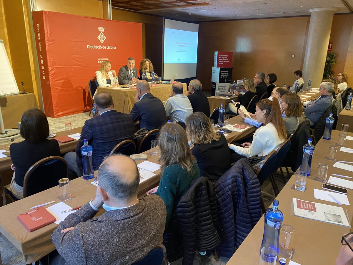 DiputacioGirona's tweet photo. 📌Organitzem la VII Jornada Anual del Servei d'Assistència als Òrgans Interventors de les #EntitatsLocals de #Girona.

✅Hi han participat 1⃣5⃣0⃣ professionals de l'Administració local

🎙️El president de la #DdGi, Miquel Noguer, ha donat la benvinguda
👀👉https://t.co/rhLSqFBZSR https://t.co/xon1PulH0T