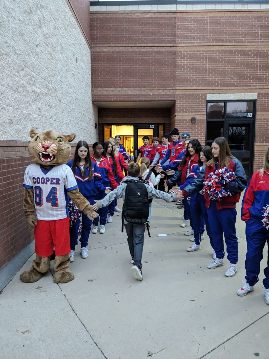 Happy Friday from the COOGS and future COOGS at Bowie Elementary!!! #TCW <a href="/abileneisd/">Abilene ISD</a> <a href="/AbileneISDAthl1/">Abilene ISD Athletics</a> <a href="/GoCooperCougars/">Cooper High School</a>