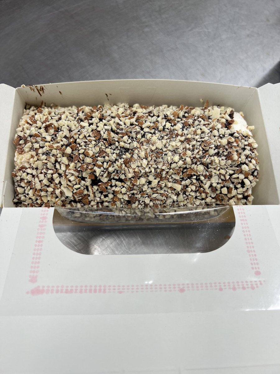 NastosIceCream's tweet photo. Calling all nut lovers π€ itβs #NationalAlmondday #icecreamcakes #nutlog #tartufo #icecream #nutlovers #treatyourself #tgif #FridayFeeling #february #wintertime #foodies #foodiesforlife #Nastosicecream #newark #ironbound #downneck #essexcounty #84yearsinbusiness #familyowned https://t.co/jRp8uyrK0k