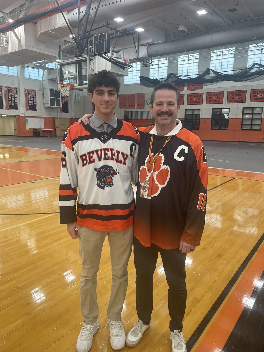 Mr. Coddaire AP tweet media