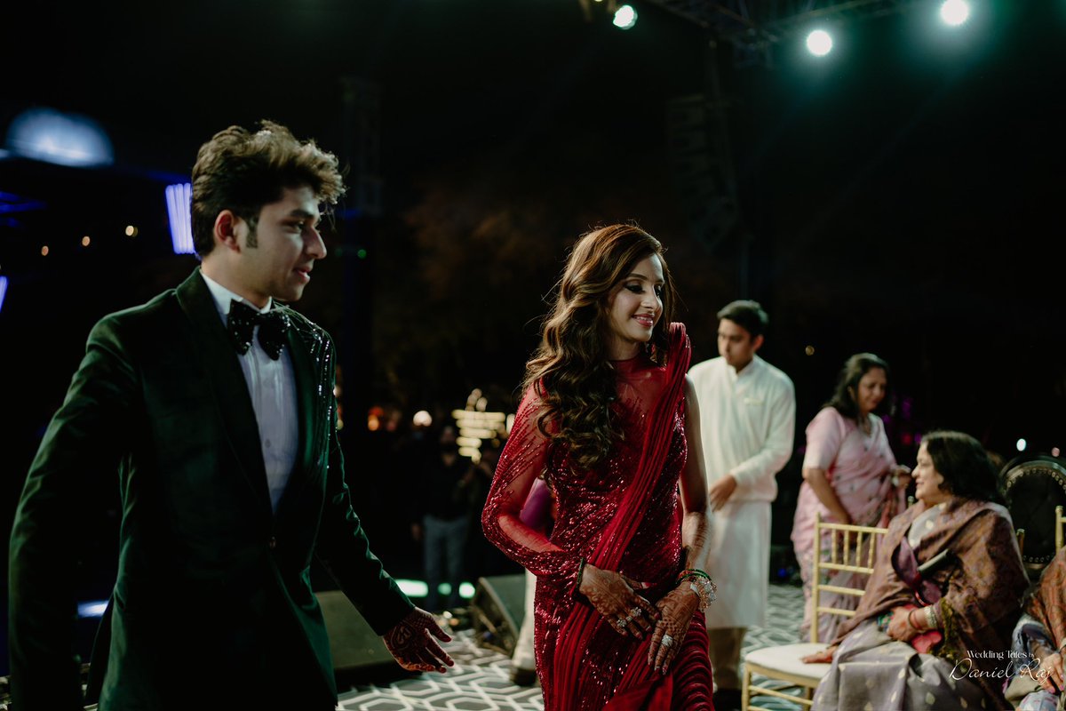 DanielRaj3625's tweet photo. #bride Ashi in an elegant design by @GG_Studio on the #sangeethnight @Tridentudaipur .
#weddings #danielrajphotography #udaipur #bridesofindia #weddingphotography #designer https://t.co/mQX8wLu613