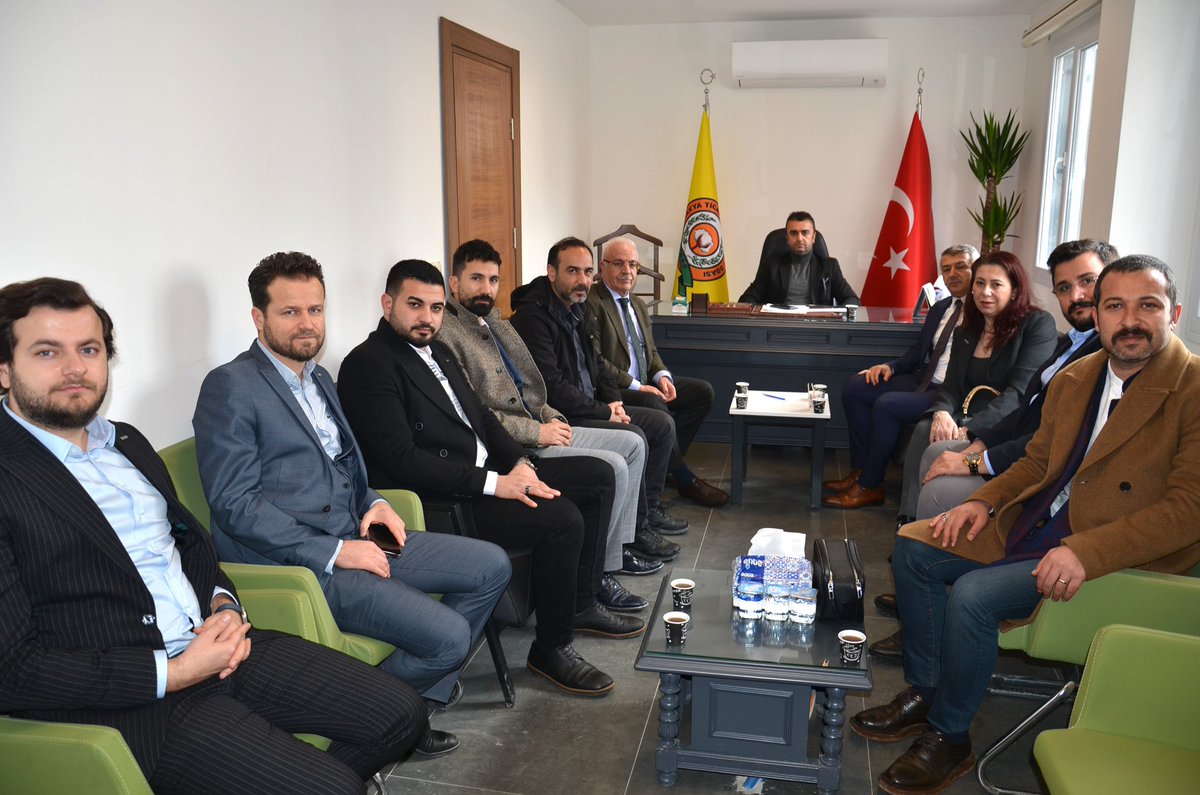 hatay_tso's tweet photo. 📍@kamiadtr Genel Başkanı Ali Adıgüzel ve beraberindeki heyet, Antakya’da bulunan Kamu Müteahhitleri ile sektörün sorunları ve çözüm önerileri üzerine fikir alışverişinde bulunmak üzere  odamız ev sahipliğinde Artes Otel’de bir araya geldiler. Heyet toplantının ardından odamıza ziyaret gerçekleştirirken, misafirleri Bşk.Yardımcımız  @avserdarsahut ve Genel Sekreterimiz @ali_mullaoglu ağırladı. Ziyaretlerinden dolayı teşekkür ediyoruz.