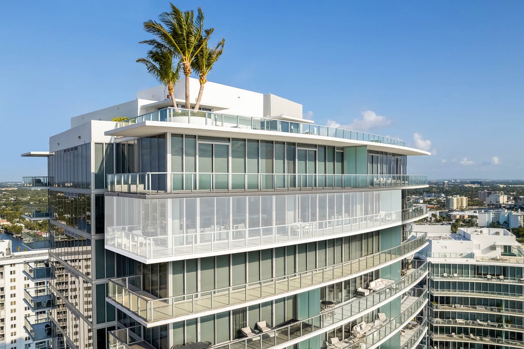 Bespoke's tweet photo. Luxury Auberge Beach Penthouse | 2200 North Ocean Blvd, #S2201, Fort Lauderdale
#AUBERGEPENTHOUSE
$11.9M | 5,054 SF+/- | 6 Beds | 6F/1H Baths | World-Class Spa | State of the Art Fitness Center | Multiple Pools & Cabanas | Dune Restaurant - Ranked #1 in Fort Lauderdale https://t.co/1IJx1vOdO3