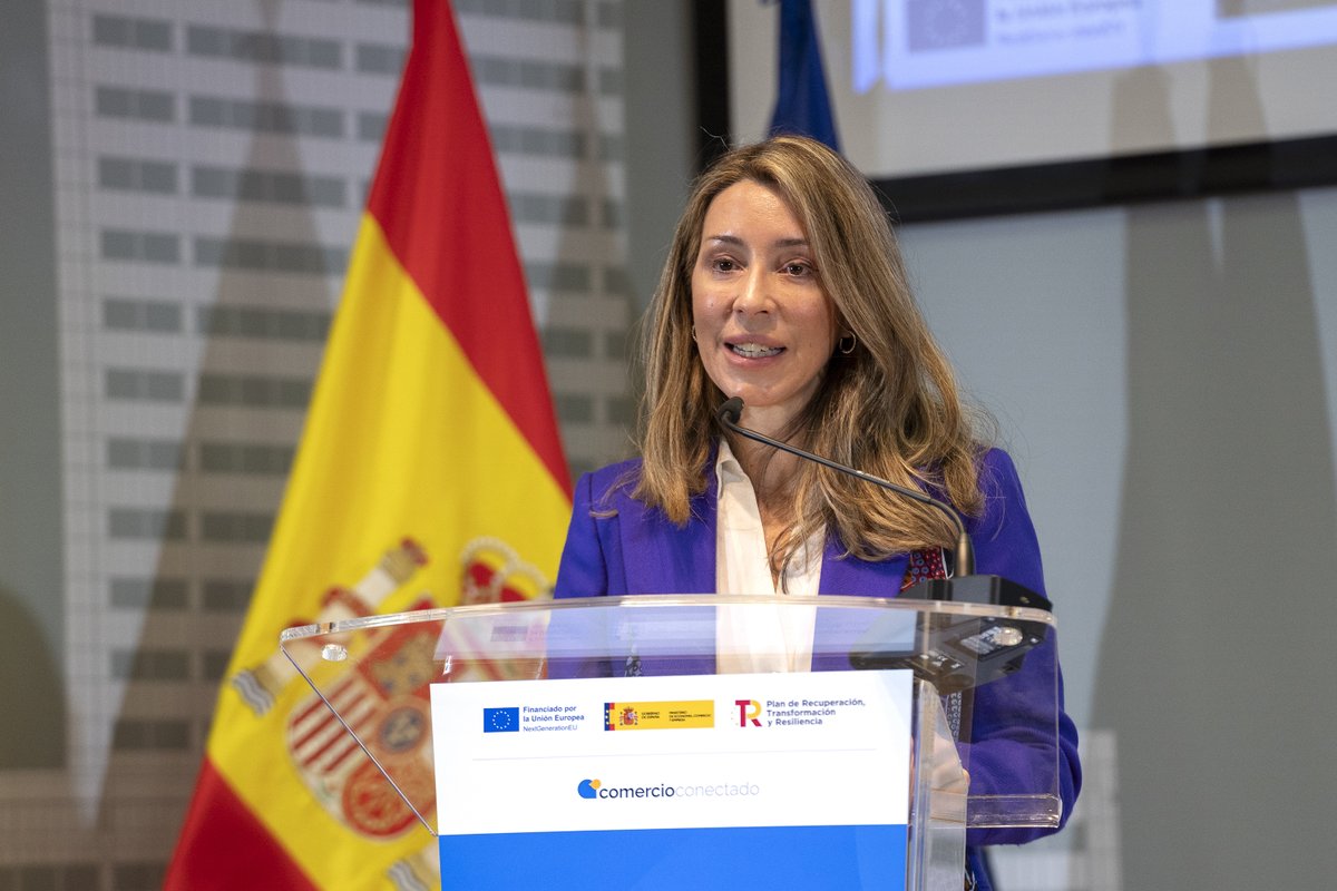 SE_Comercio's tweet photo. Se ha analizado cómo construir un futuro donde tradición y digitalización coexistan👉Con Asociación Española de Floristas, Librería Santos Ochoa, @LaCarniceriaSal y Centro de Investigación de Economía Digital de @UAM_Madrid
🖱️Accede a #ComercioConectado https://t.co/QN46rw053F https://t.co/lFqMqCFRPM