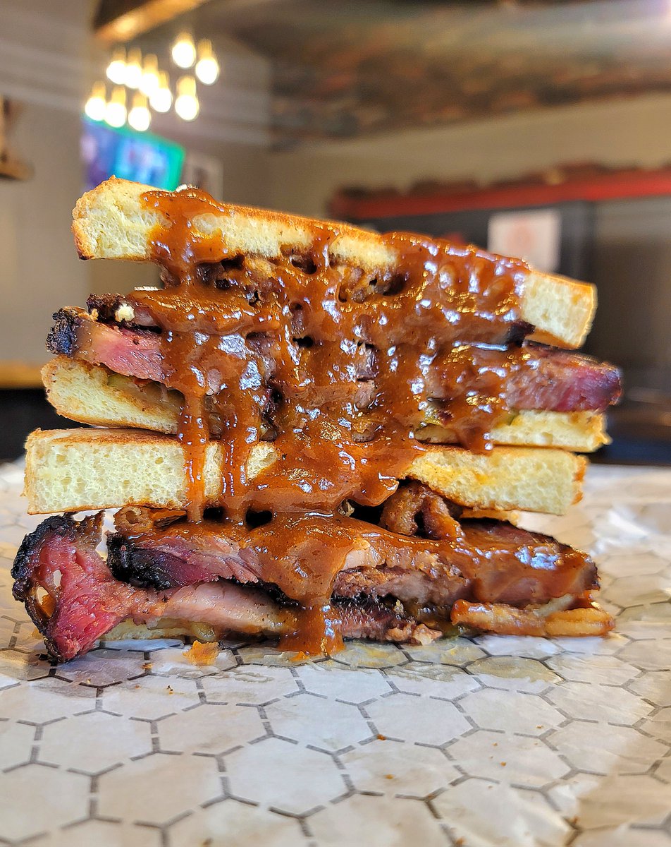 🍖Perfect Day dor a Brisket Champ!🥪

Both locations are open at 11am! You hungry yet?!

#blackowned #dcfoodies #dceats #dmvbbq #instaeats #lunchtime