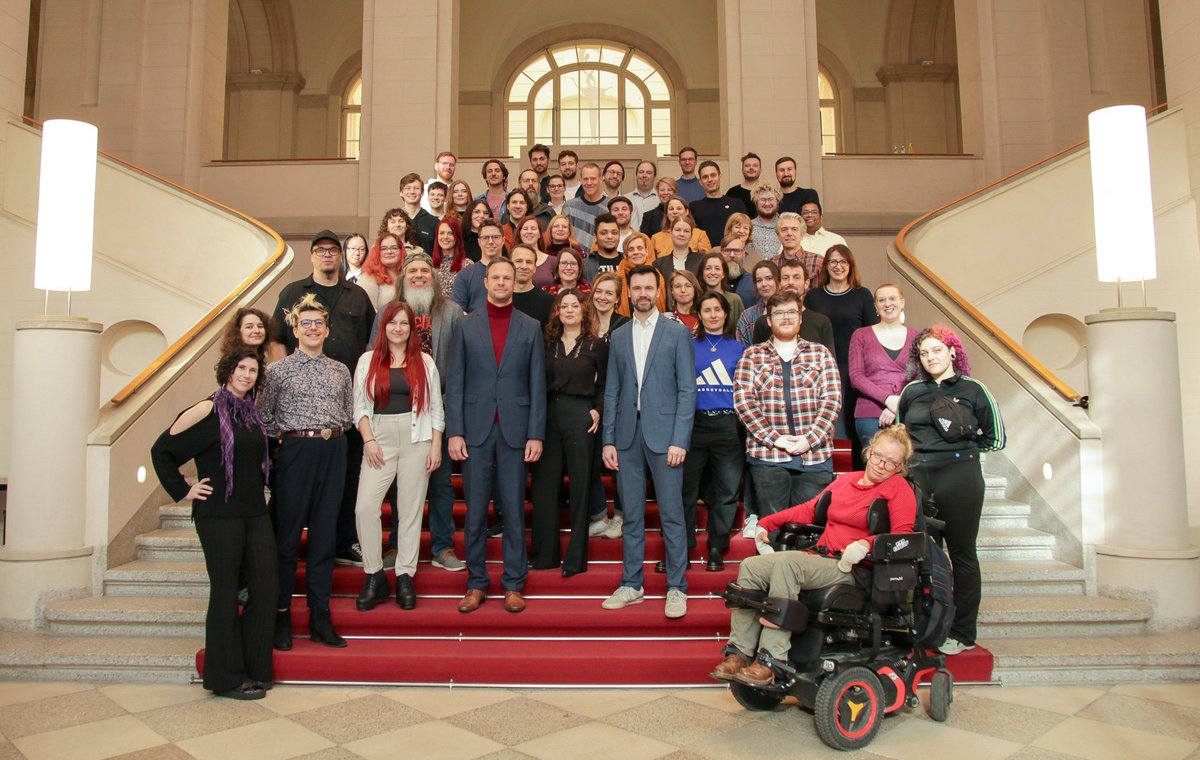 Der Deutsche Computerspielpreis | Der DCP (@derdcp) on Twitter photo Der DCP 2024 sucht wieder die besten Spiele des Jahres!🎮Heute tagt unsere Fachjury und entscheidet über die Nominierungen für die Hauptjury-Sitzung am 14. & 15. März. Die Preisverleihung findet am 18. April 2024 in München statt.
#derDCP
Foto: <a href="/BMWK/">Bundesministerium für Wirtschaft und Klimaschutz</a> | Steffen Goldacker Der DCP 2024 sucht wieder die besten Spiele des Jahres!🎮Heute tagt unsere Fachjury und entscheidet über die Nominierungen für die Hauptjury-Sitzung am 14. & 15. März. Die Preisverleihung findet am 18. April 2024 in München statt.
#derDCP
Foto: <a href="/BMWK/">Bundesministerium für Wirtschaft und Klimaschutz</a> | Steffen Goldacker