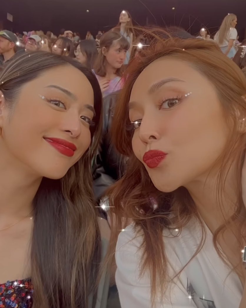 PEPalerts's tweet photo. SPOTTED: Kathryn Bernardo is a happy fangirl, witnessing the award-winning singer-songwriter Taylor Swift’s “The Eras Tour” at the Melbourne Cricket Ground in Melbourne, Australia on February 16, 2024.

https://t.co/jmzV8IOoZI
Screengrab from @bernardokath https://t.co/gmrLZ2CoBp