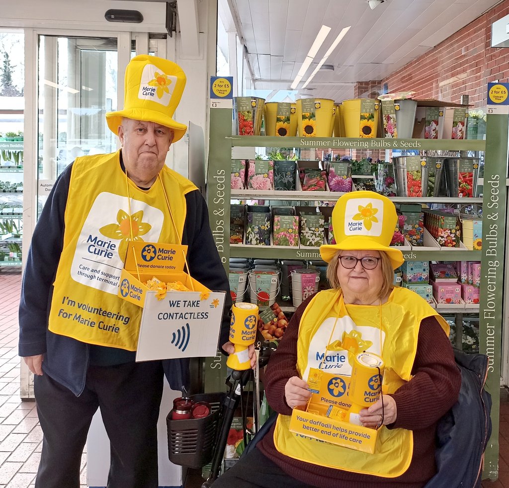Florin_stories's tweet photo. Rose and Derek are covering the 13:00 to 15:00 slot at @Tesco in #Weavering #Maidstone. As retired Lions, they are always engaged in helping locally and love collecting for @mariecurieuk. Many thanks to all for their generosity. #Kent #volunteer #support #care #local #community https://t.co/tX0p6w6hdC