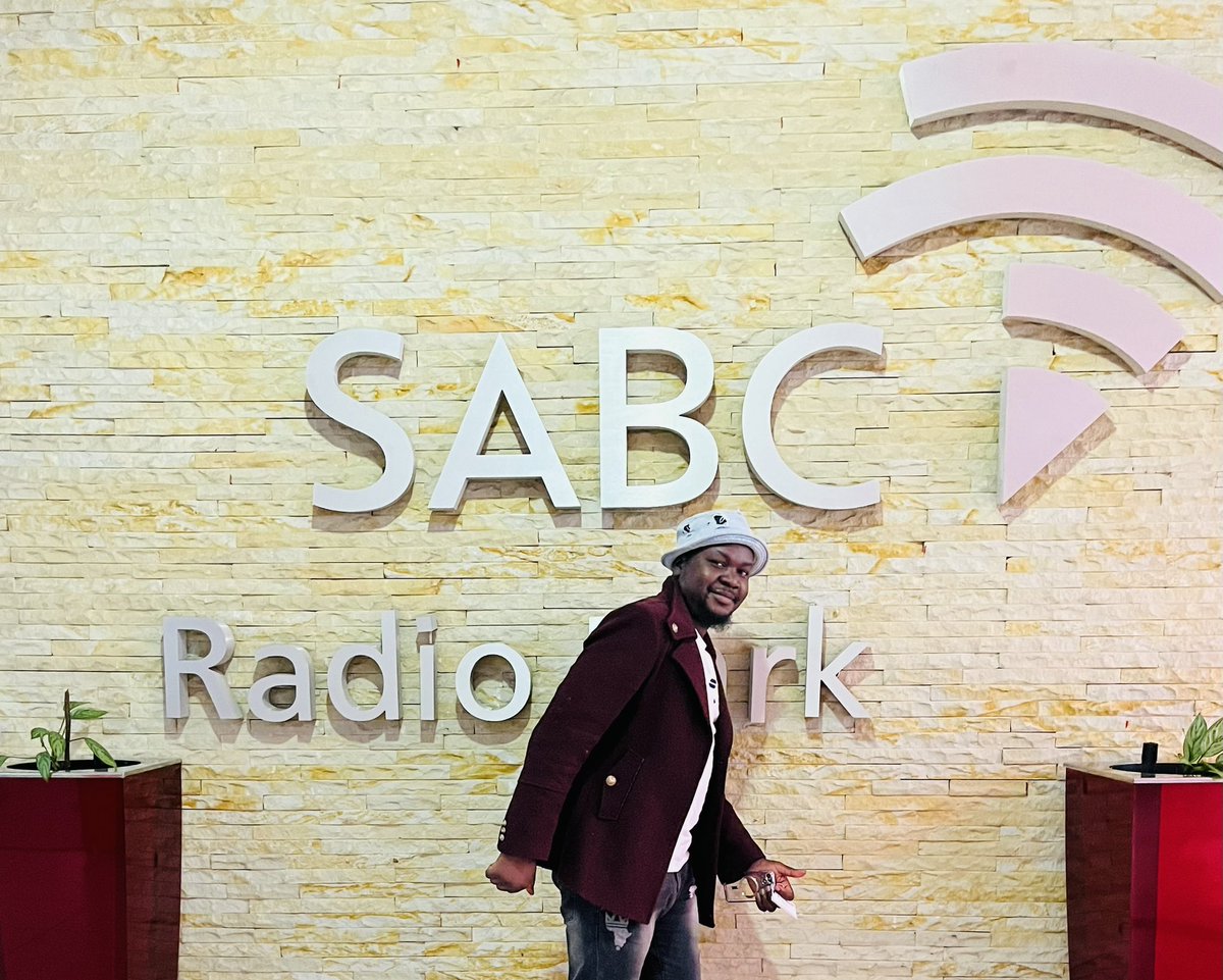 No matter what your age is, no matter where you live, you can always connect with the outside world with radio 📻.  Radio can only run out of one thing and that is time but it can never run out of music, let us celebrate this beautiful invention.