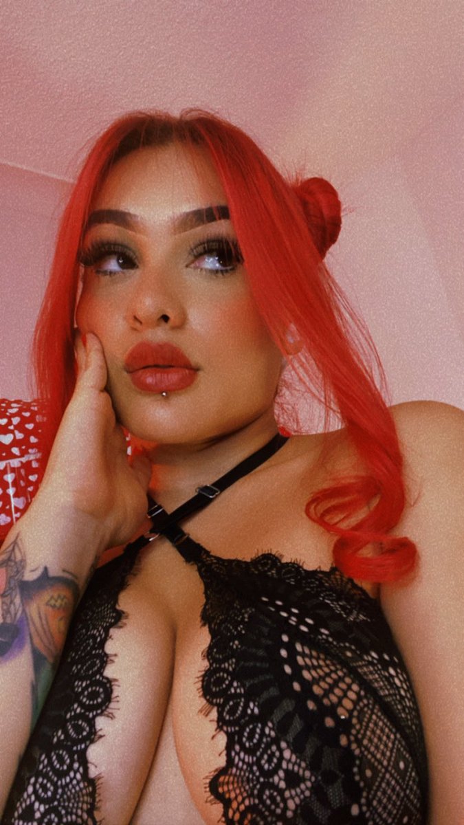 MeredithRosse's tweet photo. Kiss me ✨🍓 https://t.co/SBH4ZZmUTc