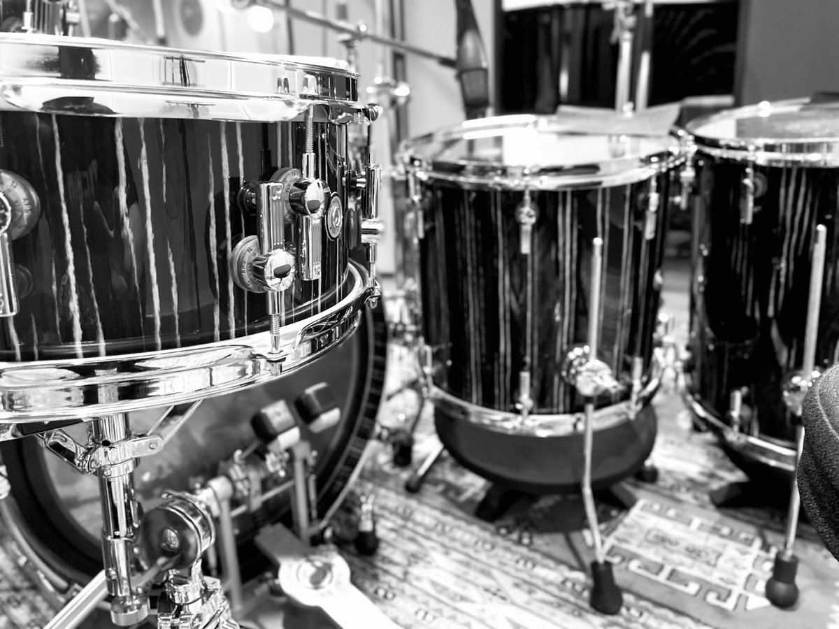 Pla_kenken's tweet photo. 録ってます。

楽しい現場。
お楽しみに。

#sonordrums #vaterdrumsticks #小出シンバル #EvansDrumHeads #JerryHarveyAudio #ZoomCreator
#ドラム #バンド
#drums
#佐藤ケンケン
#PlasticTree https://t.co/MpPIHaVx3F
