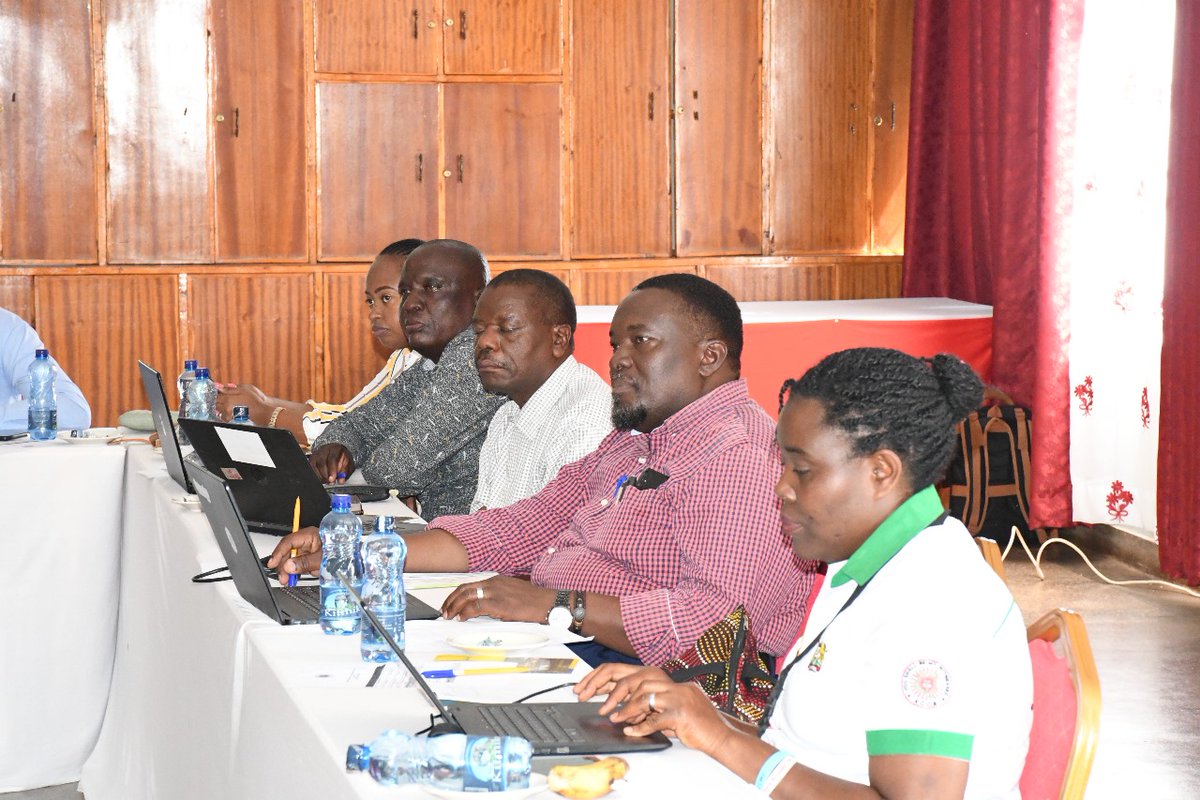 KCCB_KomeshaTb's tweet photo. Collaboration | Engaging and working with County TB Coordinators to harness the expertise in achieving the goal of ending TB. #KomeshaTB #YesWeCanEndTB https://t.co/4ZQoJTq9sY