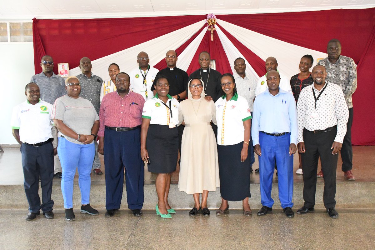 KCCB_KomeshaTb's tweet photo. Collaboration | Engaging and working with County TB Coordinators to harness the expertise in achieving the goal of ending TB. #KomeshaTB #YesWeCanEndTB https://t.co/4ZQoJTq9sY