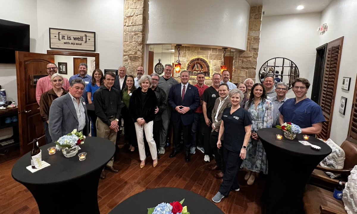 justinaholland's tweet photo. It was a jam packed day in HD-33 talking with constituents, @MetroTexRE REALTORS, educators, local business owners and medical professionals. 

I was honored to be awarded the Region 10 Legislator of the Year! https://t.co/kiA6pNYyy1