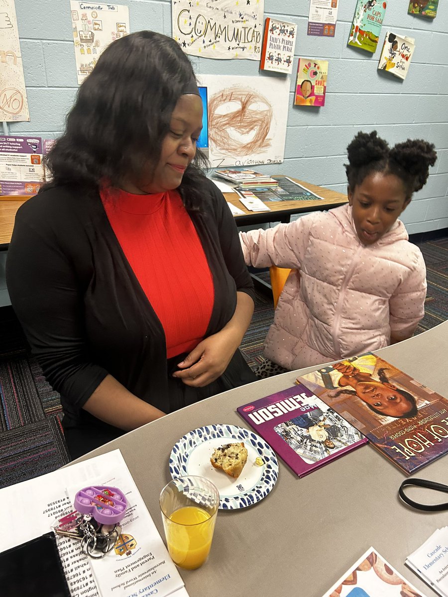 CascadeESMedCtr's tweet photo. #SupportisaVERB…. Thanks so much parents for coming to share the ❤️ of a good book…. And get some @APSTitleI school input session! ❤️❤️ is in the air!! @APSMediaServ @CascadeES_SSW @CasPrinciTmomon @ShellyGoodrum https://t.co/EOP8bw1iYm