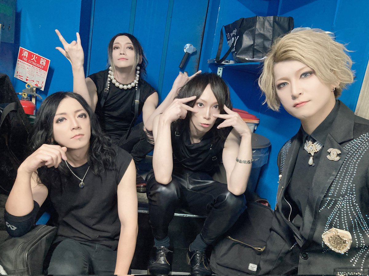 breakin_holiday's tweet photo. 2024.02.16fri 両国SUNRISE公演
"逆しまな鳳蝶の休日"  にご来場いただきありがとうございました！

そして4/5はブレホリ6周年ワンマン！
詳細は近日公開！お待ち下さい！

次回公演は2/20！
19時40分~の出演となります！
https://t.co/RoZFM6UYAA https://t.co/3zW5G3u1nX