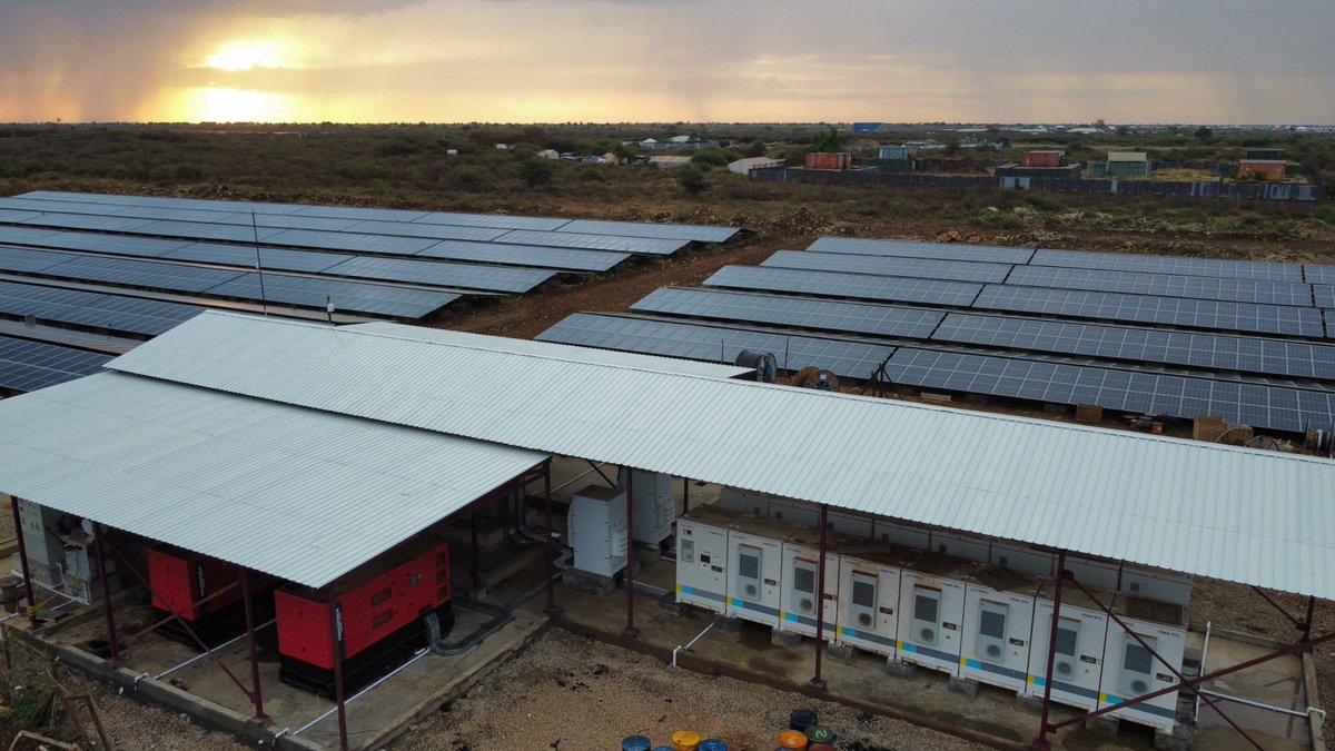 Kube_Energy's tweet photo. Bringing the future closer with our upcoming solar power plant in #Baidoa #Somalia! 🌞 As we gear up for operations, here's a sneak peek of our plant against a breathtaking sunset backdrop. Stay tuned for the dawn of a greener tomorrow! 🌅#SolarEnergy https://t.co/RCquTlc1mx