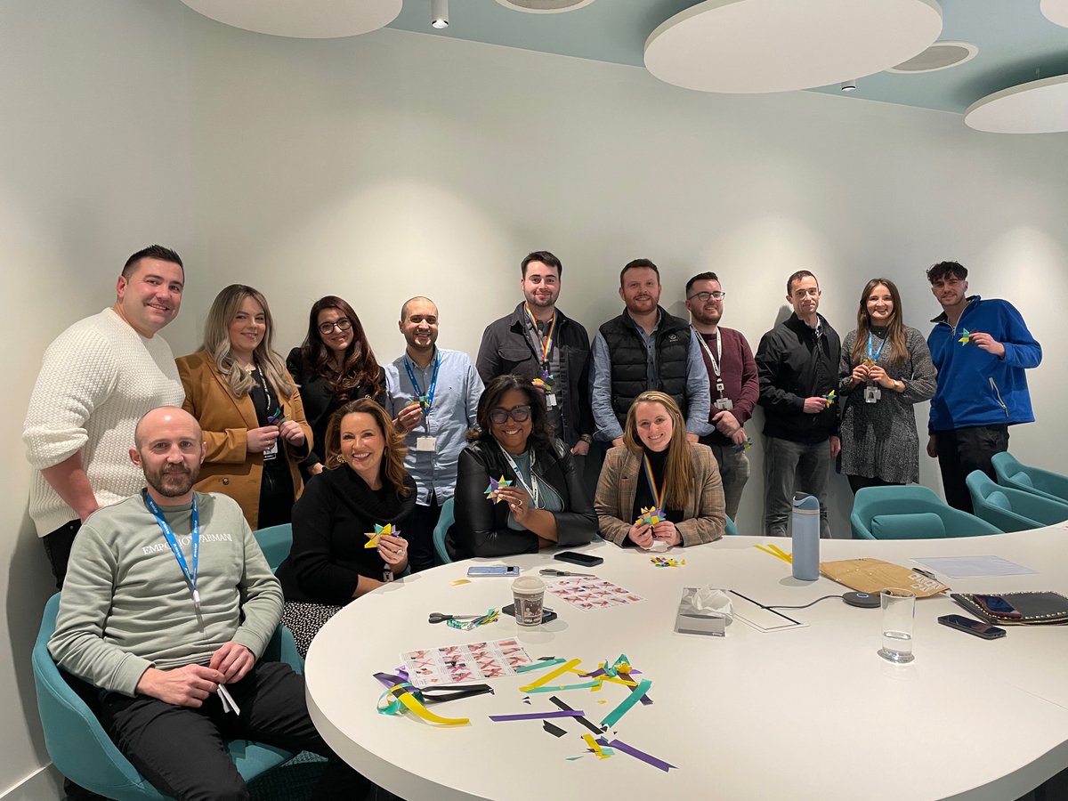 LifeAtNetApp's tweet image. Recently, the TA team in Cork was joined by VP Pamela Hennard for a volunteer event supporting the #OneMillionStars project by @AmberRefuge Ireland. The @WeaversStar project is an inclusive community arts project in solidarity against domestic abuse.

#NetAppServes #LifeAtNetApp