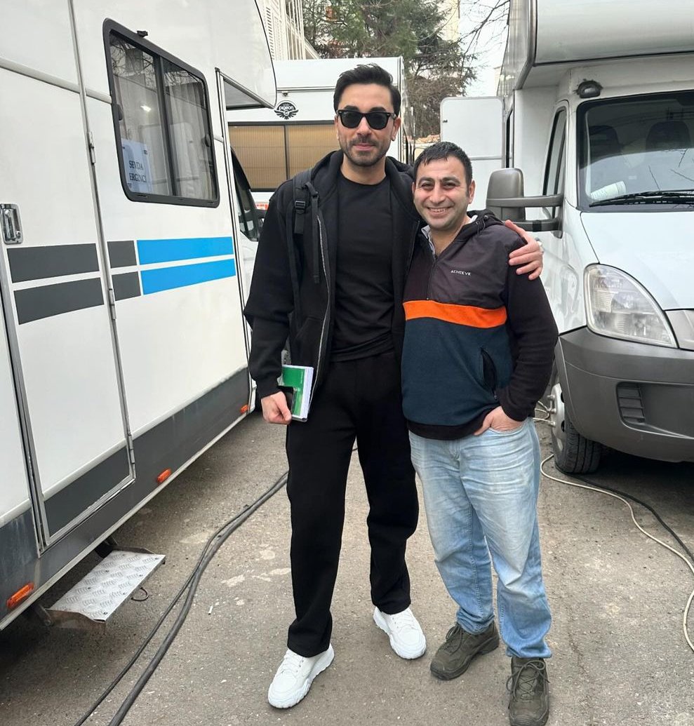 GermeenAhmeed's tweet photo. Bismillahirrahmanirrahim 😭😭🖤🖤🖤
Ne bu  yakışıklılık ve zarafet yaa !!🧿😻
#GökhanAlkan Bismillah üzerine sana habibi 🥺🤍 https://t.co/5bVl1AQhfy
