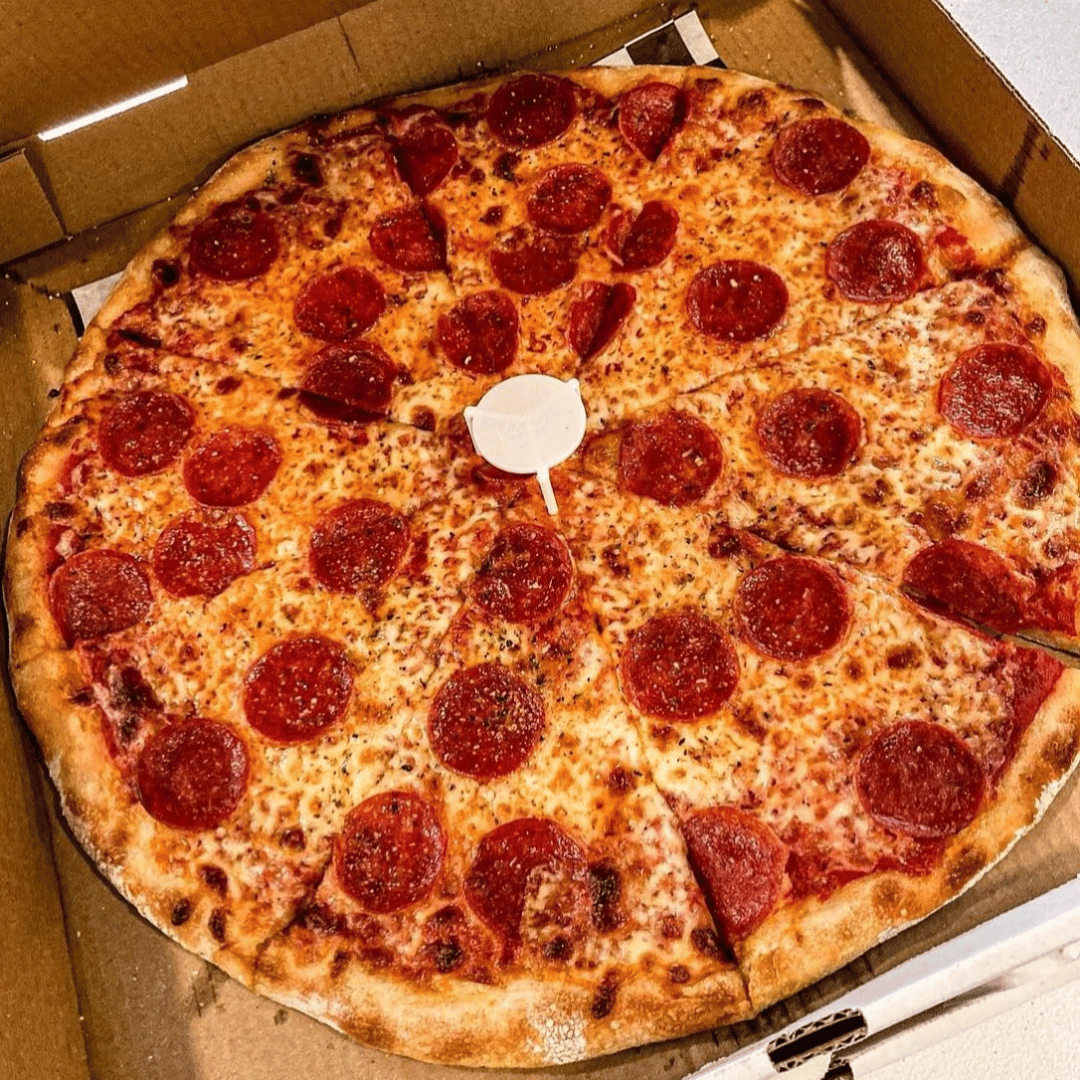 kutztownapts's tweet photo. It's Pizza Friday! 🍕😋  Stop by in the office for free pizza at 2pm! And yes, we said FREE. 😁

🌐  https://t.co/cJdWNJFwia

#CollegeLife #CollegeStudents #CollegeLiving #StudentHousing #StudentApartments #AdvantagePoint #Kutztown #KutztownUniversity #StudentCommunity #Pizza https://t.co/1InTvx5mYP