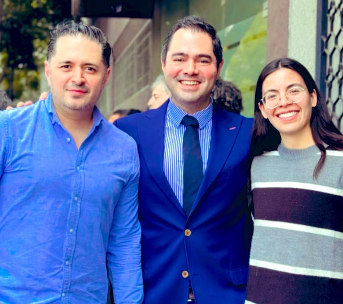 IvonneTheresaC's tweet photo. Hola @sofinten que opinas de tu camarada @HugoTorresCDMX que le encanta el perico? O tu tmb jalas ? Dicen “dime con quien andas” 

Sabes q es un violentador de mujeres y q le estrello un tarro de cerveza ebrio a una mujer en la cabeza? 

Esto es @MorenaCiudadMex @Sebas_RM https://t.co/wGZK32yfST