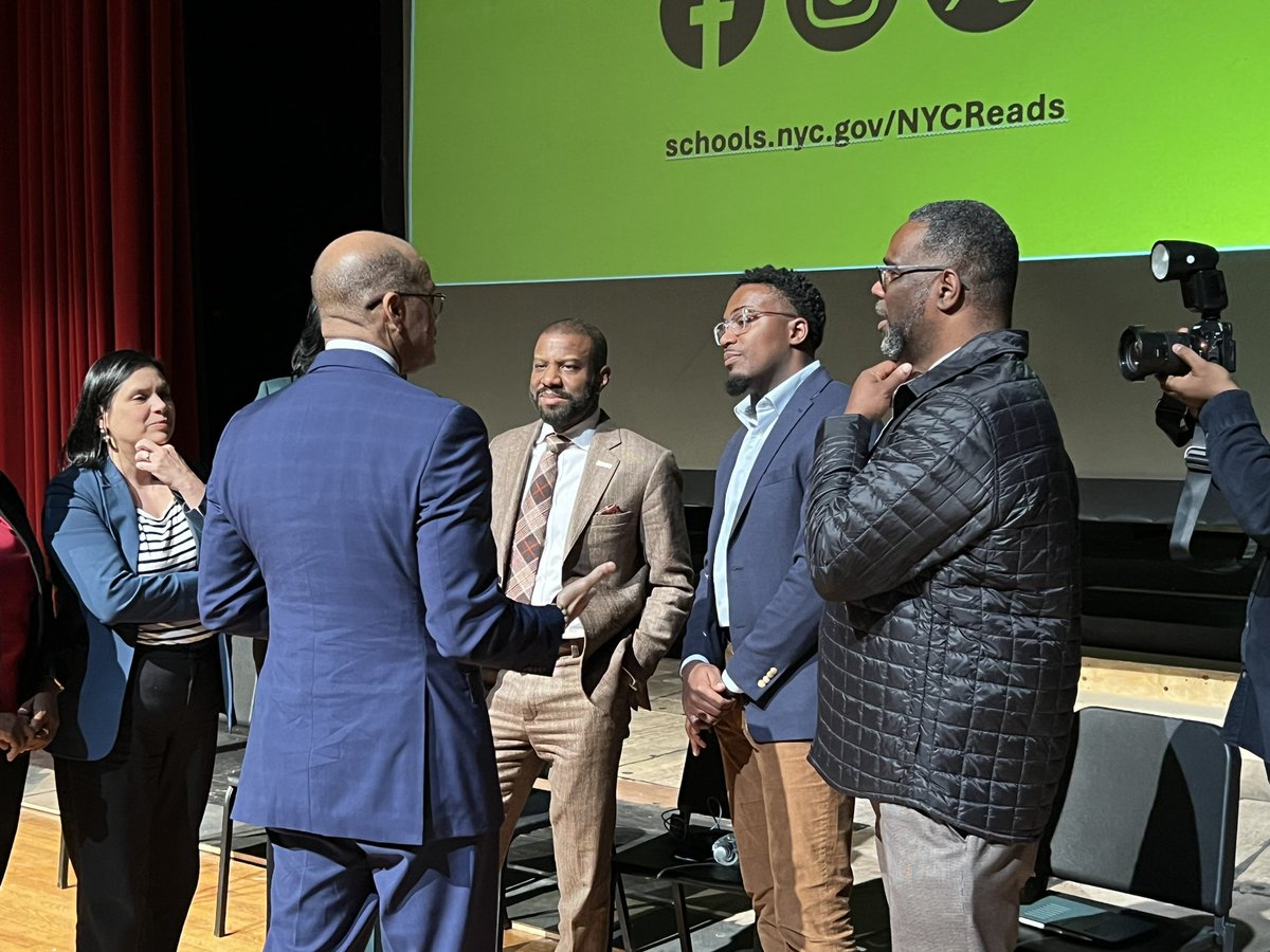 Scenes from last night’s screening of @RightToReadFilm, as the NYC Reads initiative kicks into high gear. @NAACPNYS hosted the event, and it included an announcement from the @NAACP…….. @KJWinEducation @kymyona_burk @PheltonMoss @toldson @QCarolyneQ1