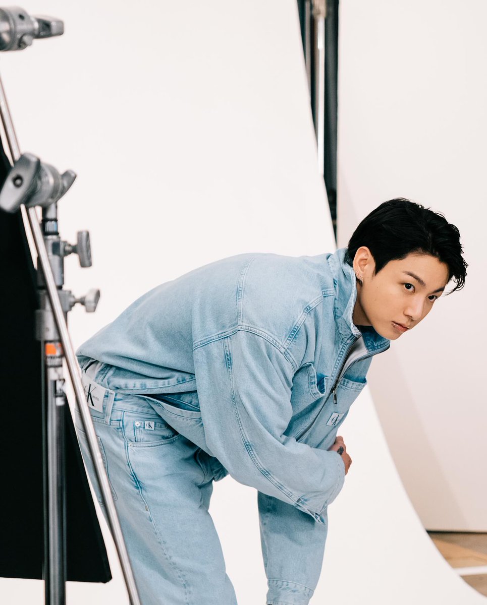 613bangtan7army's tweet photo. harpers bazaar singapore Instagram
(*分かりやすいように敢えて2枚づつでアップしてみました😌😅)
#harpersbazaarsg #Jungkook #BTS #CalvinKlein #Spring2024 #MertAlas #EmmanuelleAlt
【https://t.co/3q8BSlYU8l】 https://t.co/3noj9s0sq1