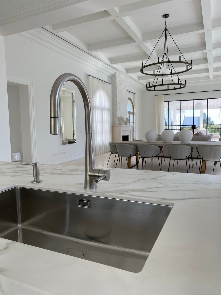 inkococinas's tweet photo. Una cocina espectacular para una vivienda sobresaliente. 
#Inkococinas #INKOCOCINAS  #cocinaamedida #cocinaconestilo #cocinaydiseño #cocinapersonalizada #mueblemural #moderkitchen #islacocina #negrococina #mueblemural   #cocinaamplia https://t.co/Dl8mvvz7zO