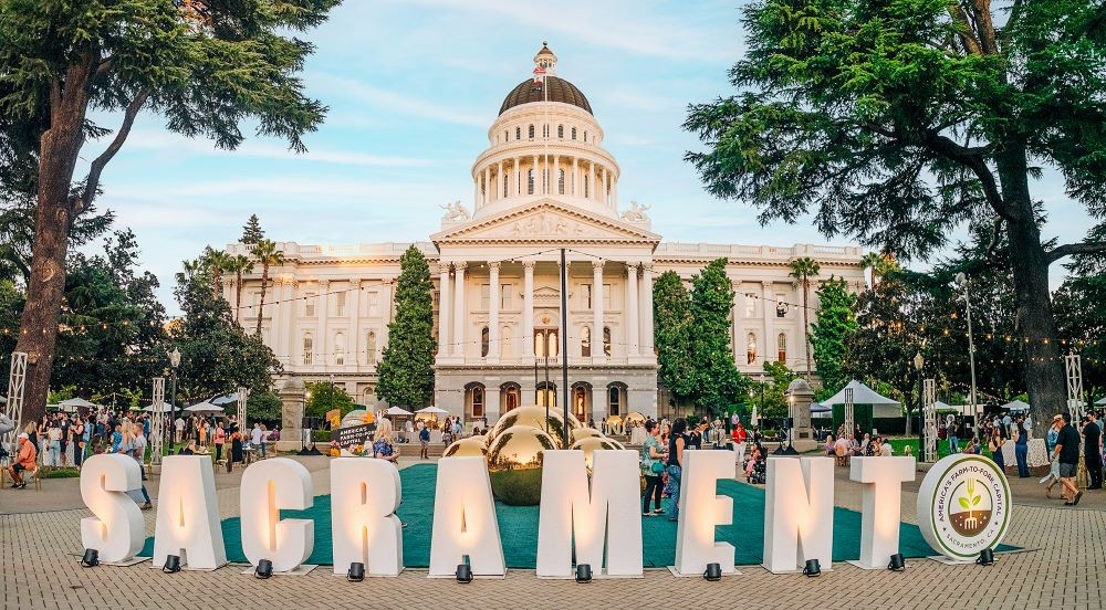 Looking for a one-of-a-kind destination that makes it easy to plan out-of-the-box meetings and conventions? Choose Sacramento. Click the link below to find out more about Sacramento and what it can offer your next meeting or event: meetingstoday.com/articles/14437…