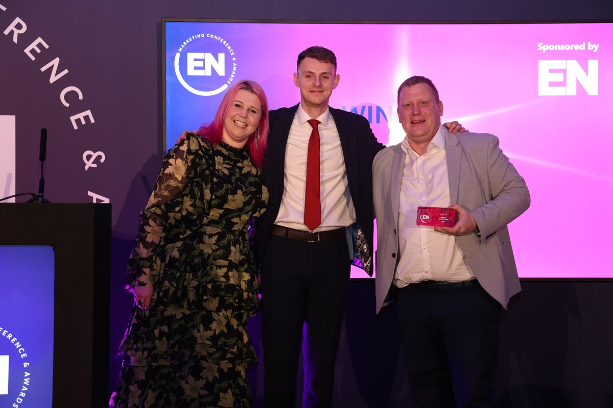 Immersive AV tweet media