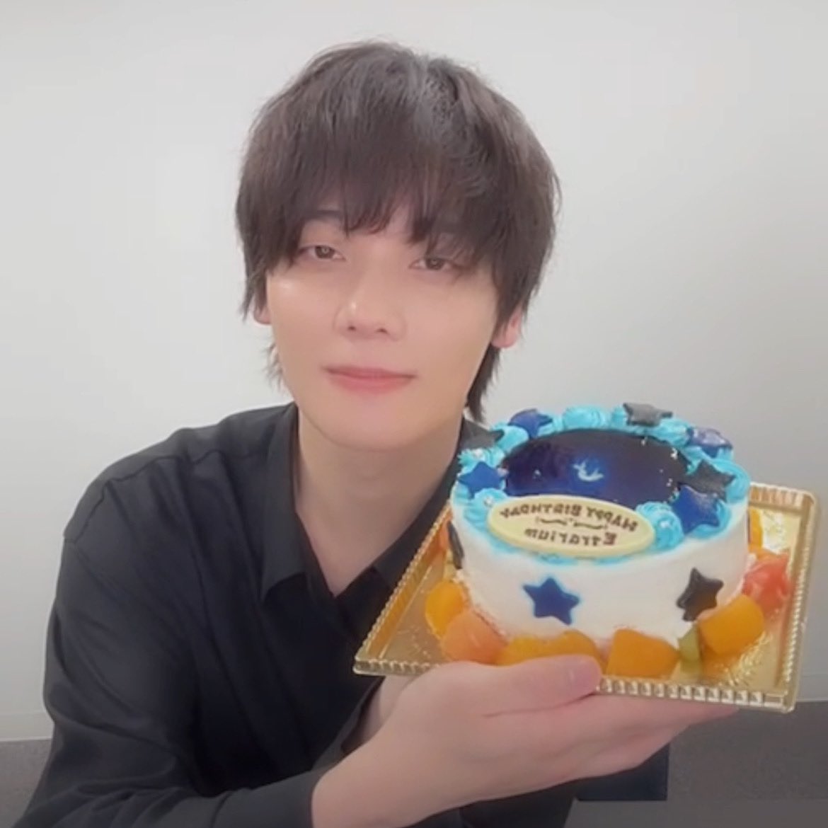 mykw_7xtrusn11's tweet photo. E t r a r i u m 1 周 年 お め で と う 〜 💐 ✨
#Etrarium #宮川大聖 #3rdcollection https://t.co/zkDNd0GIYW
