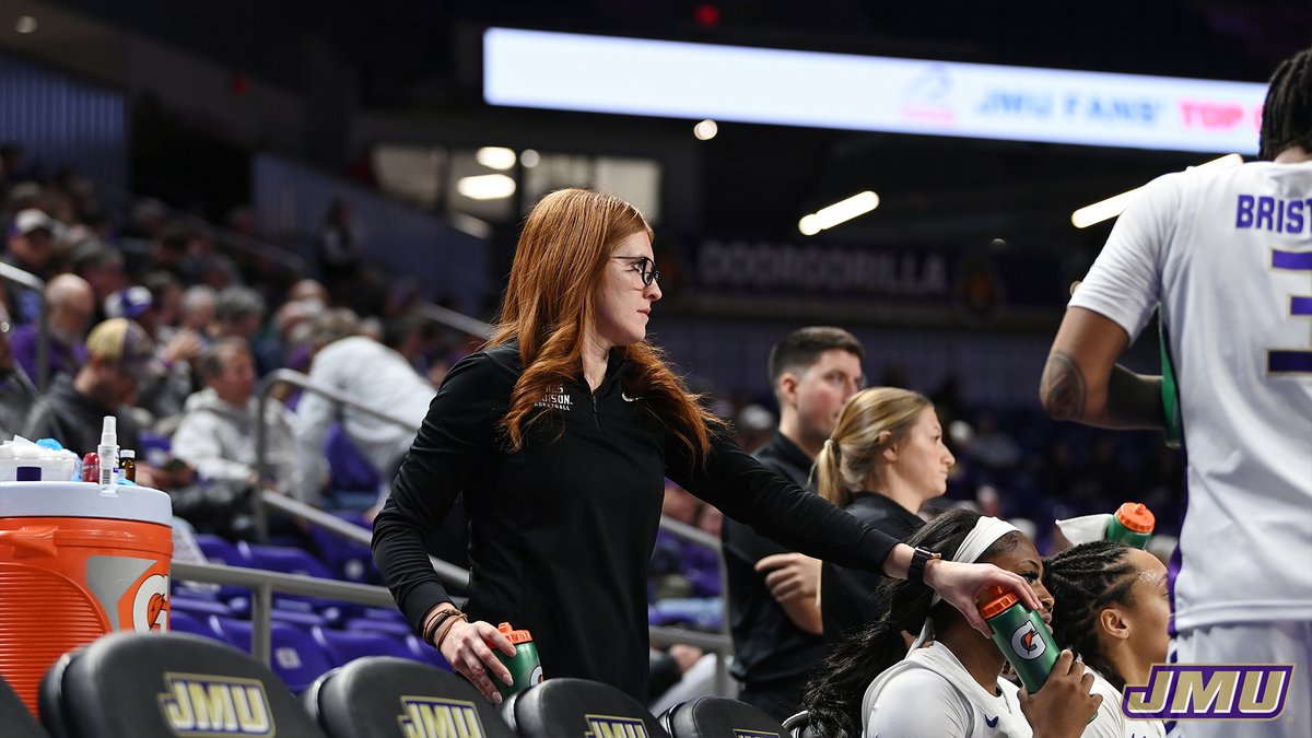 JMUWBasketball's tweet photo. Happy birthday to our amazing athletic trainer, Kate Bruning! 🥳

Thanks for all that you do, Kate.

#GoDukes | @Kbruning17 https://t.co/LT9J3oOJvN
