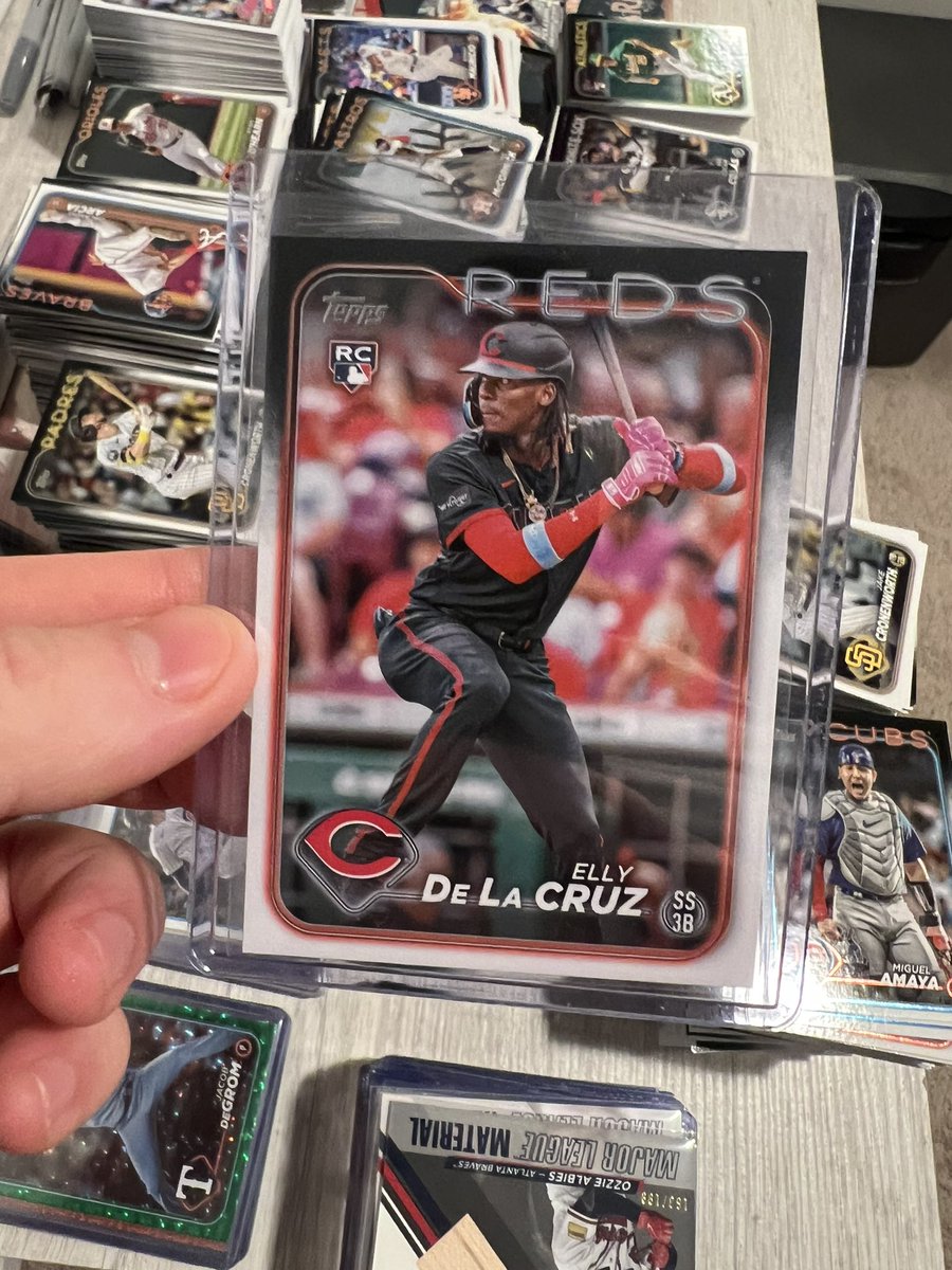 OldTownJB's tweet photo. Gonna run a Series 1 sale today after work!

🚨Giveaway🚨

RT this tweet to enter to win this Elly RC https://t.co/feLwnWryAl
