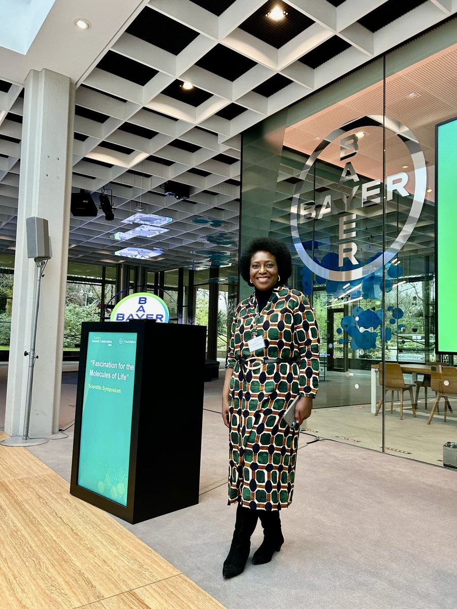 NdjokoKarine's tweet image. Moment de fierté de la femme
 #Afrique #RDC #BlackInSTEM 
#STEM
Ce mercredi 14.02. 
💘💖Occupée à autre chose 
Cérémonie de Remise de Prix d’Excellence en Science. @BayerFoundation 
Notre Alumni @BEBUC_Scholars
Prof.  #ViviMaketa Kudos ✊🏾