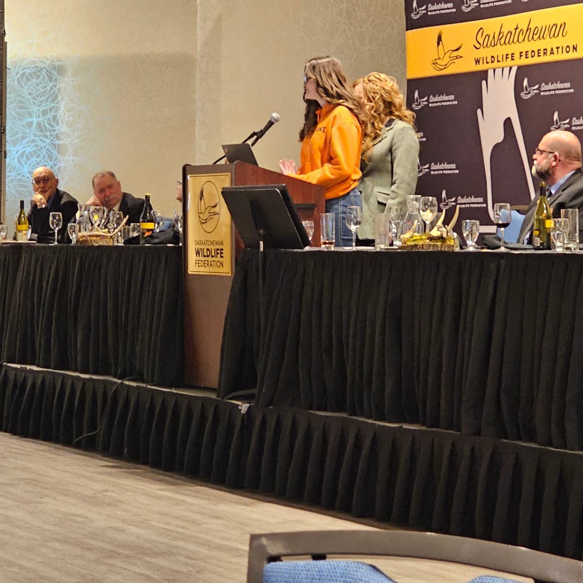 amandalynmayhew's tweet photo. I am still reeling from last nights seminar – so many participants told us how much they enjoyed every moment. Meadow totally rocked her very first time on stage in front of 250 captivated non-bored audience members! #Saskatchewan #takemehunting https://t.co/KAl1wsUFAd